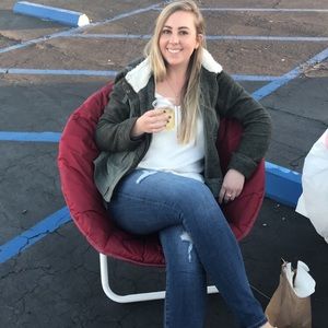 Meet your Posher, Brittany